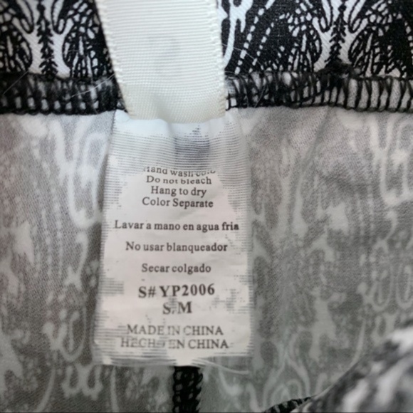 ST women's black and white jean leggings, size small - Picture 7 of 7